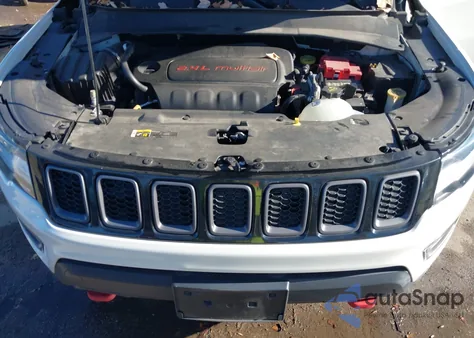 2019 Jeep Compass Trailhawk 4X4 z USA, uszkodzony, nr VIN 3C4NJDDB9KT727827